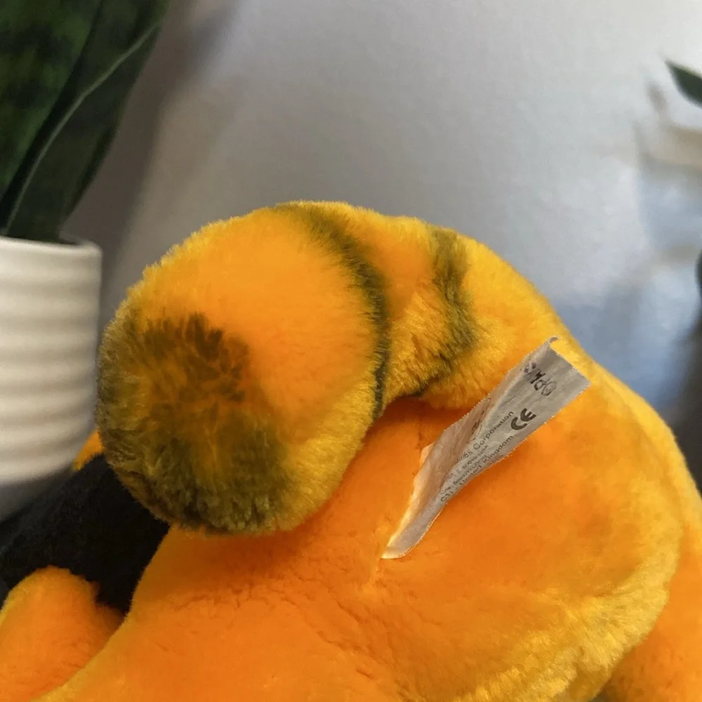 Vintage Garfield Happy Birthday Plush Toy - Orange and Black - Picture 16 of 16